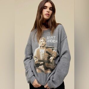 Daydreamer Kurt Cobain Medium Grey Sweatshirt. ⚡️💗